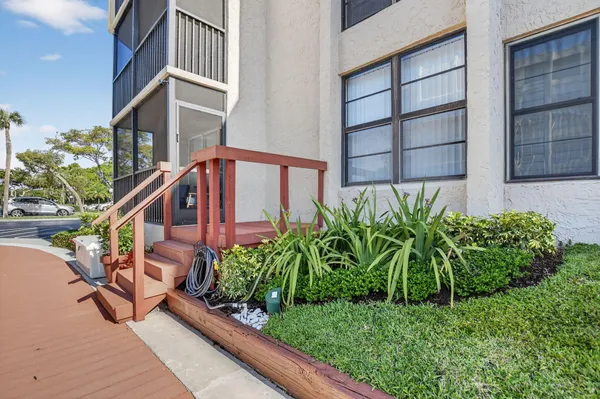 $5,500 | 8 Royal Palm Way, Unit 107, Boca Raton, FL 33432