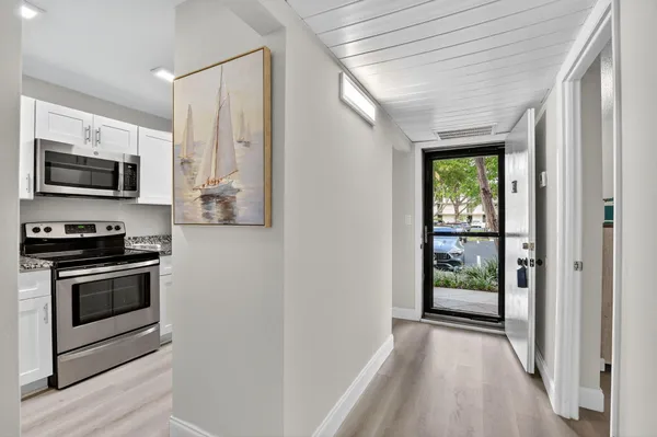 $5,500 | 8 Royal Palm Way, Unit 107, Boca Raton, FL 33432