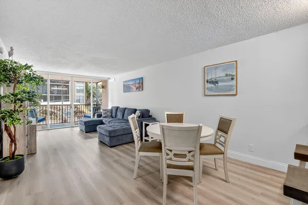 $5,500 | 8 Royal Palm Way, Unit 107, Boca Raton, FL 33432