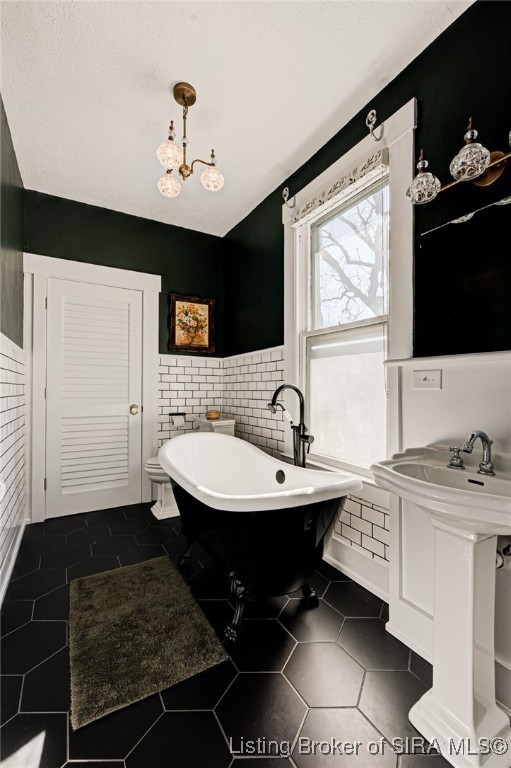1014 East Spring Street New Albany, IN 47150 - Photo 25 of 51 2nd floor bath