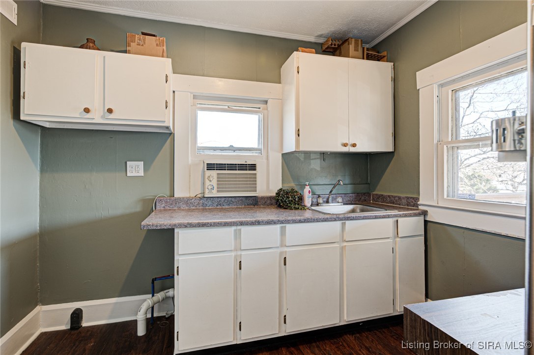 1014 East Spring Street New Albany, IN 47150 - Photo 27 of 51 2nd floor kitchenette