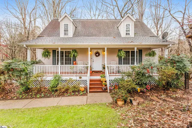 $395,000 | 2000 Ridgeview Lane, Seneca, SC 29678