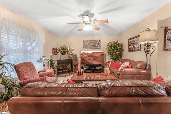 $375,000 | 2000 Ridgeview Lane, Seneca, SC 29678