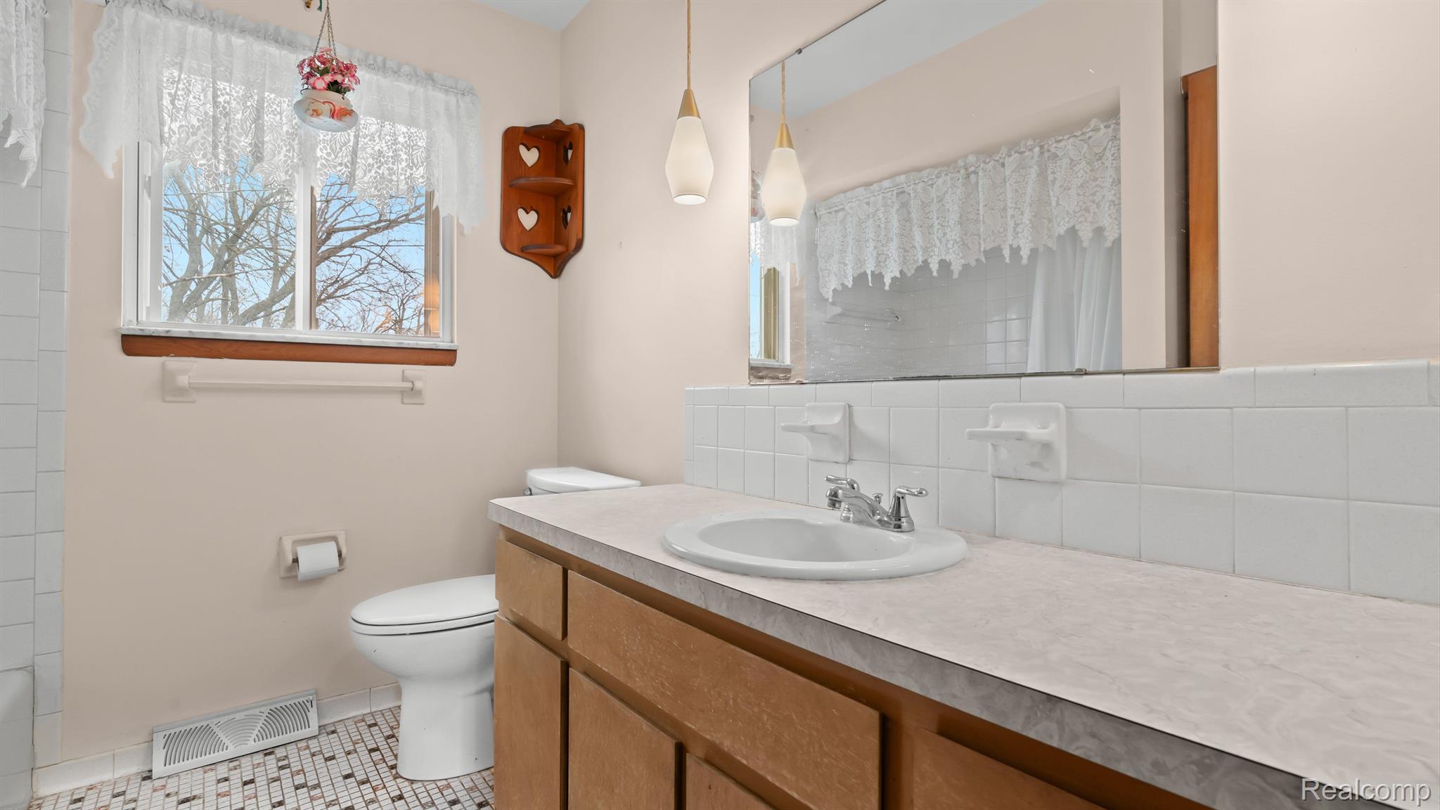 3024 Potter Road Wixom, MI 48393 - Photo 14 of 28 Full Bath