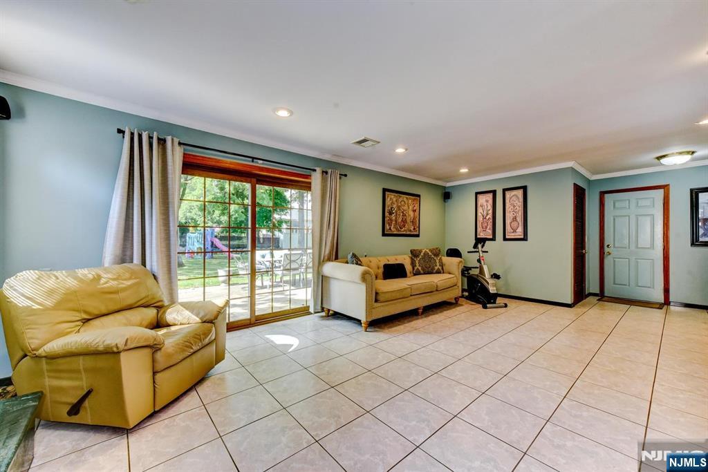 11 Yellow Brick Road Wayne, NJ 07470 - Photo 32 of 41