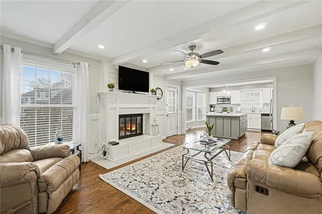 $425,000 | 7201 West 99th Street, Overland Park, KS 66212