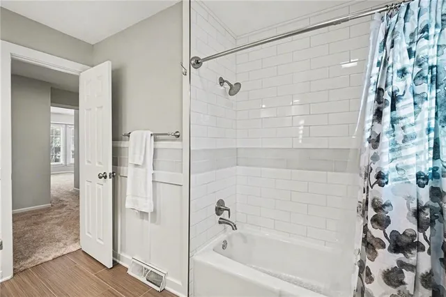 $425,000 | 7201 West 99th Street, Overland Park, KS 66212