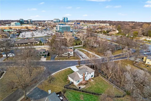 $425,000 | 7201 West 99th Street, Overland Park, KS 66212