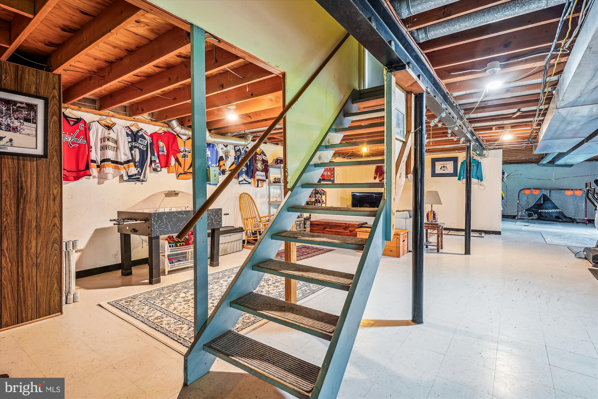 9117 Paddock Lane Potomac, MD 20854 - Photo 49 of 69 Stairs