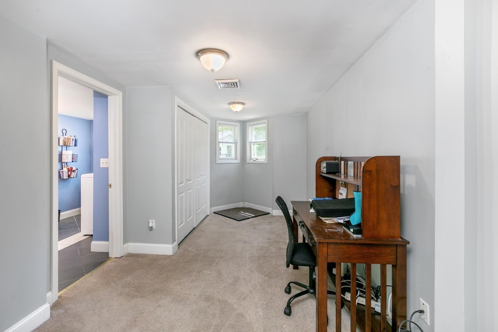 22 Collettes Grove Road Derry, NH 03038 - Photo 6 of 13 Gallery Image 6
