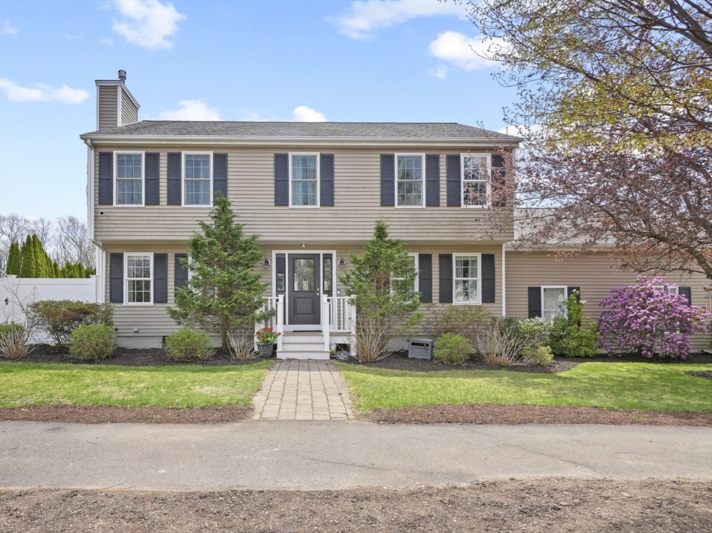 10 Matteo Street Worcester, MA 01606 - Photo 1 of 37 Gallery Image 1