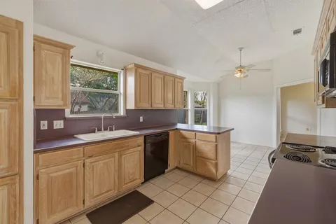 $269,900 | 500 Bluebonnet Drive, Burleson, TX 76028