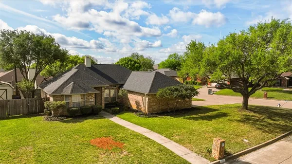 $269,900 | 500 Bluebonnet Drive, Burleson, TX 76028