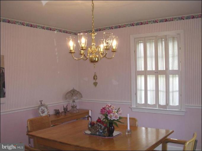 9504 St Andrews Way Silver Spring, MD 20901 - Photo 3 of 12 Dining Room