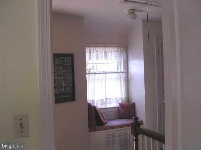 9504 St Andrews Way Silver Spring, MD 20901 - Photo 7 of 12 Hallway