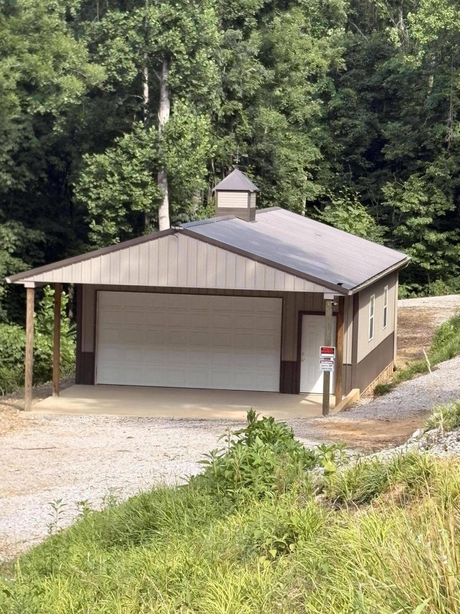 950 Bates Road Nancy, KY 42544 - Photo 2 of 18 IMG_9088