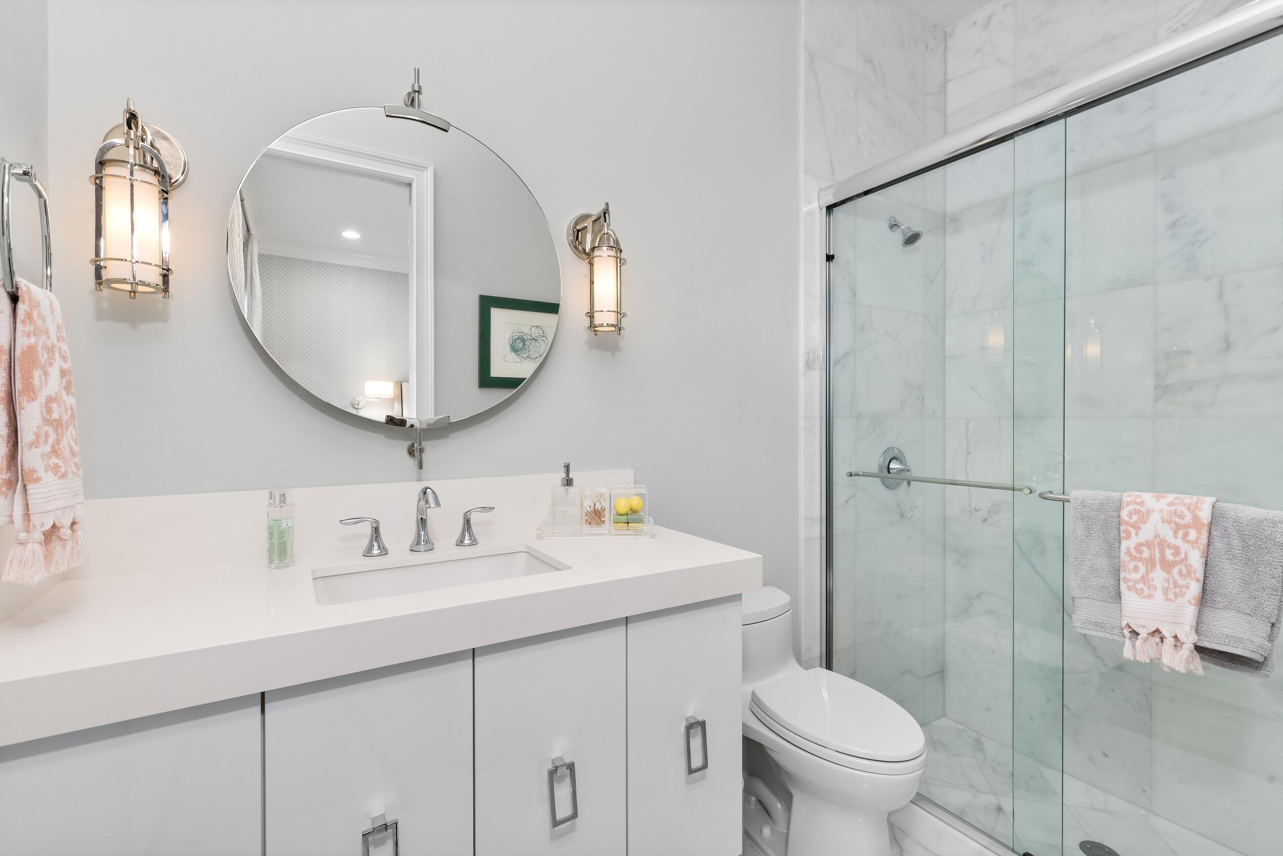 9282 Biaggio Road Boca Raton, FL 33496 - Photo 52 of 57 9282 Biaggio Guest Bath 2