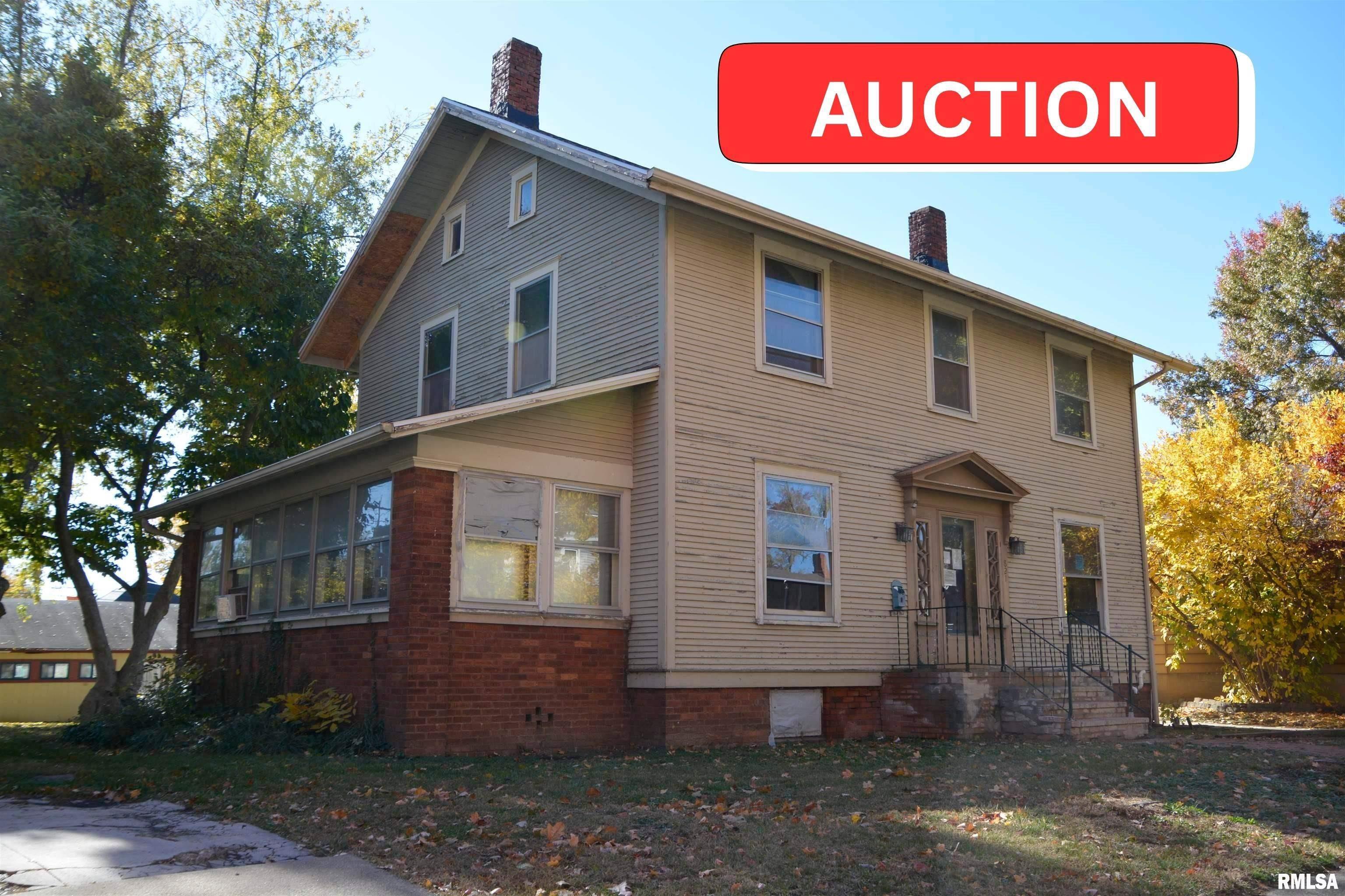 821 East Washington Street Macomb, IL 61455 - Photo 1 of 18