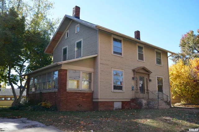 $29,900 | 821 East Washington Street, Macomb, IL 61455