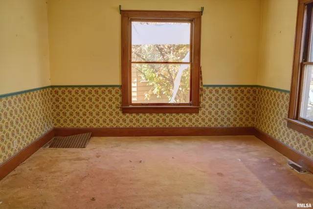 $34,960 | 821 East Washington Street, Macomb, IL 61455