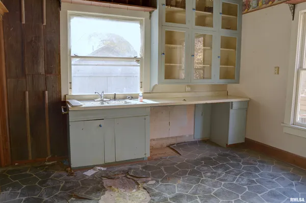 $21,000 | 821 East Washington Street, Macomb, IL 61455