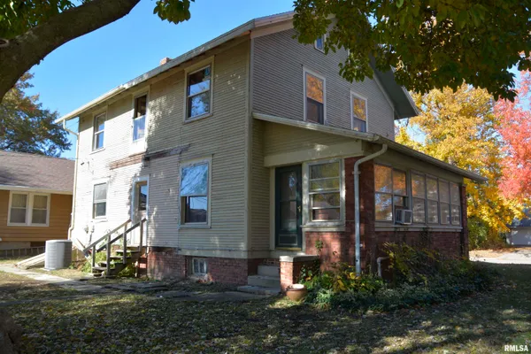 $21,000 | 821 East Washington Street, Macomb, IL 61455