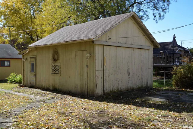 $34,960 | 821 East Washington Street, Macomb, IL 61455