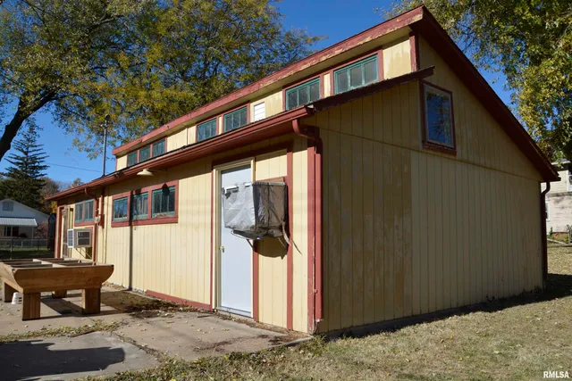 $34,960 | 821 East Washington Street, Macomb, IL 61455