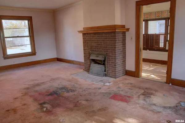 $21,000 | 821 East Washington Street, Macomb, IL 61455