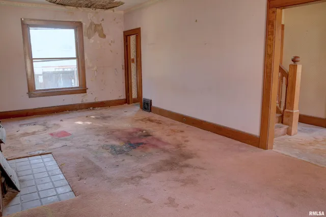 $34,960 | 821 East Washington Street, Macomb, IL 61455