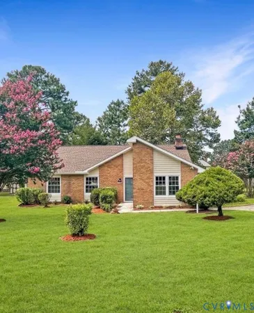 $2,400 | 7905 Tamarind Drive, Richmond, VA 23227