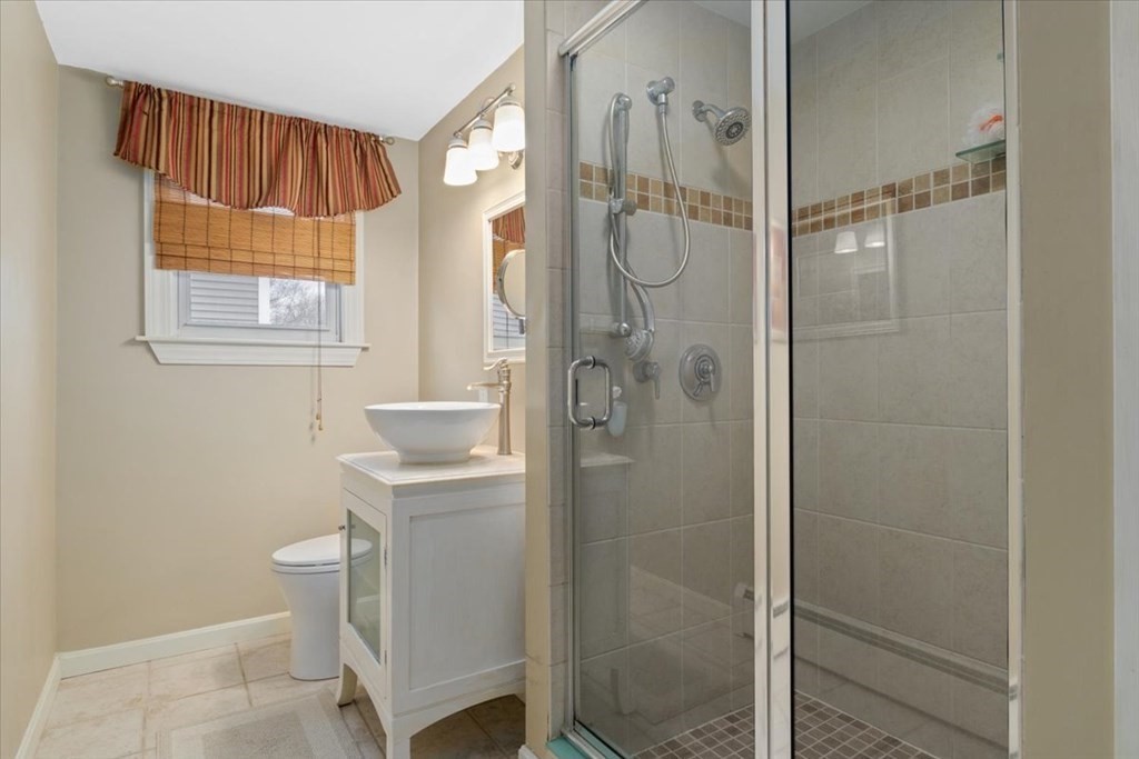 8 Sandra Road Peabody, MA 01960 - Photo 11 of 21 Gallery Image 11