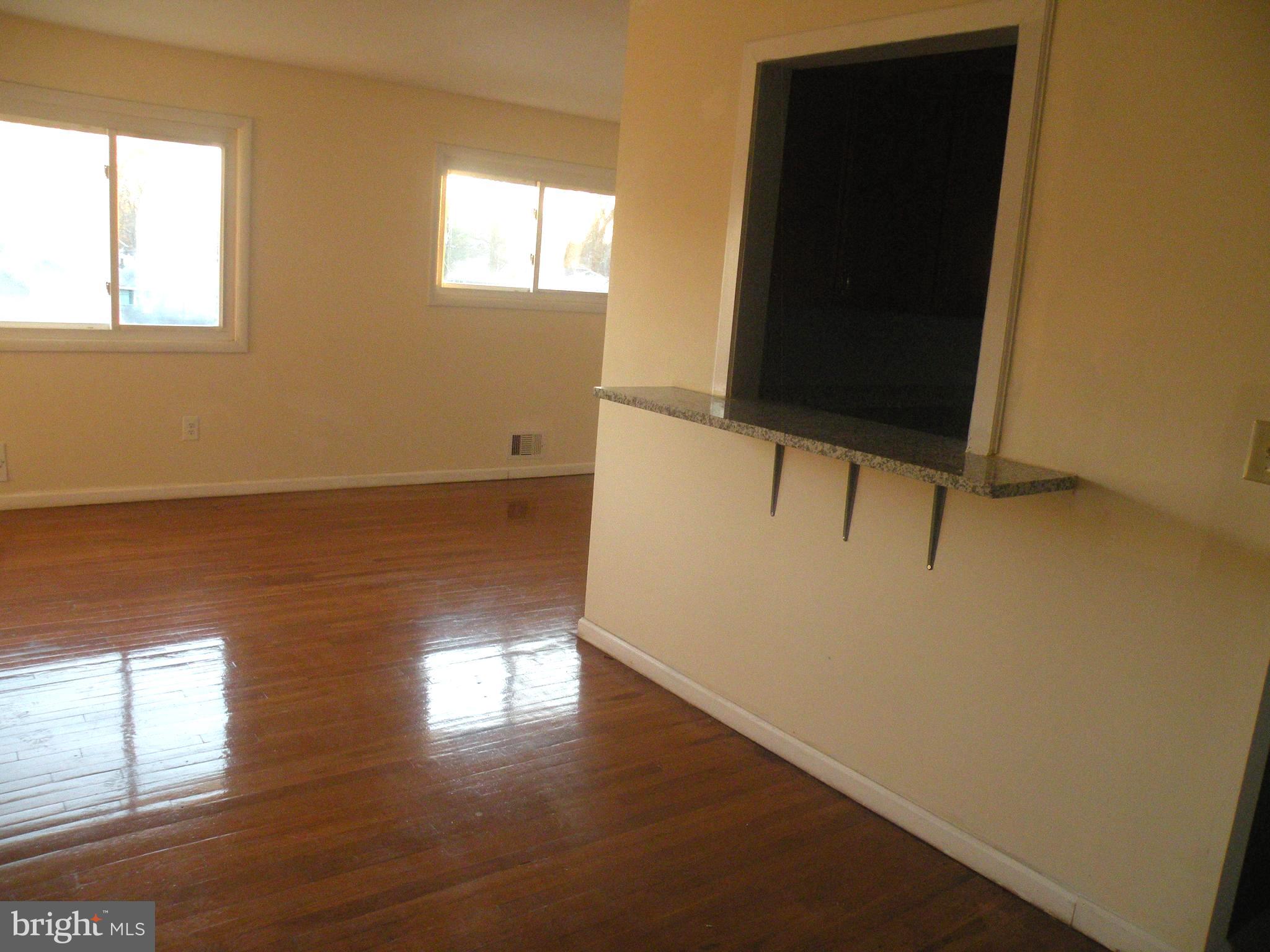 4518 Kinmount Road Lanham, MD 20706 - Photo 11 of 32 Family/Living Area