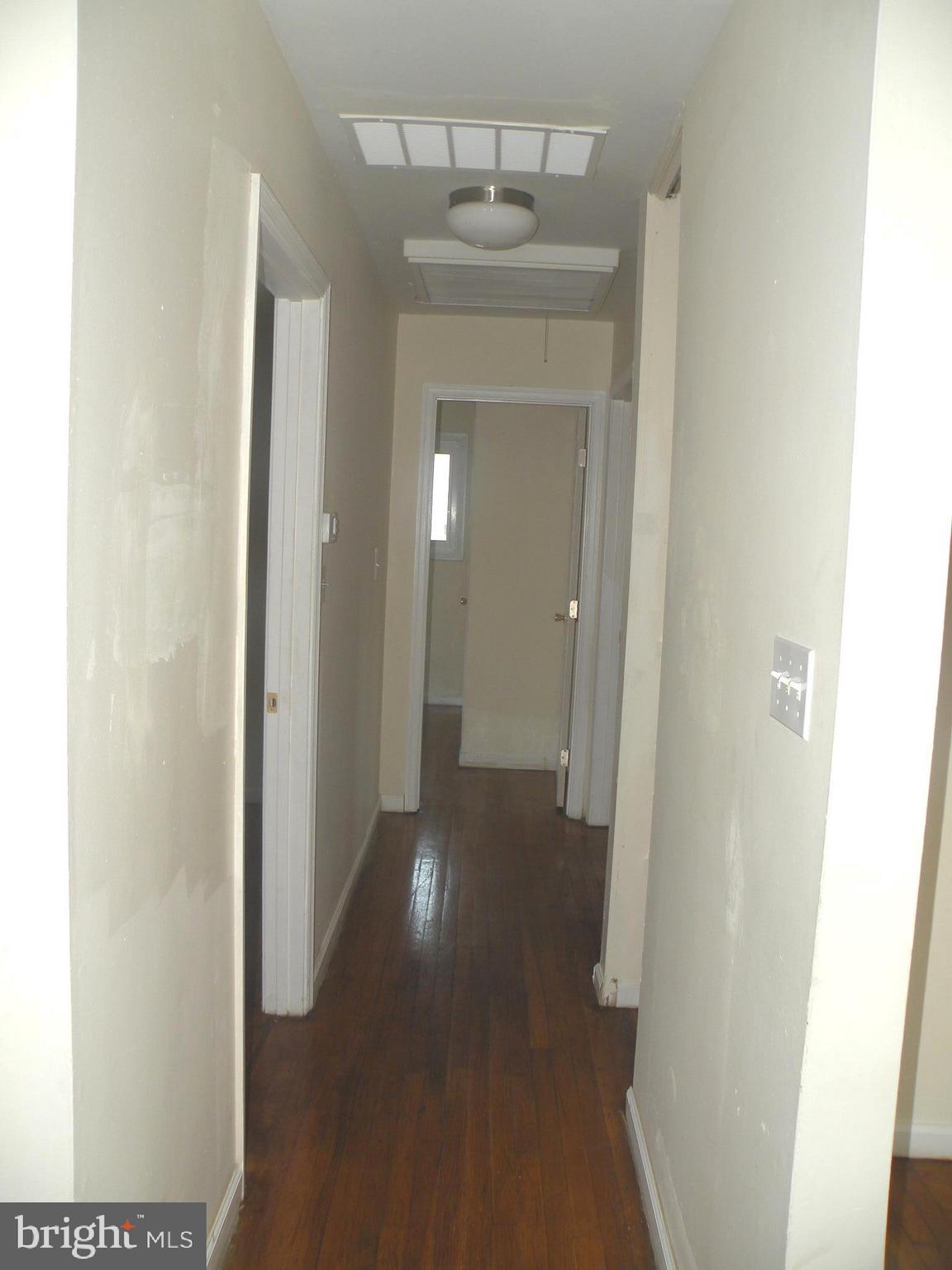 4518 Kinmount Road Lanham, MD 20706 - Photo 15 of 32 Walkway