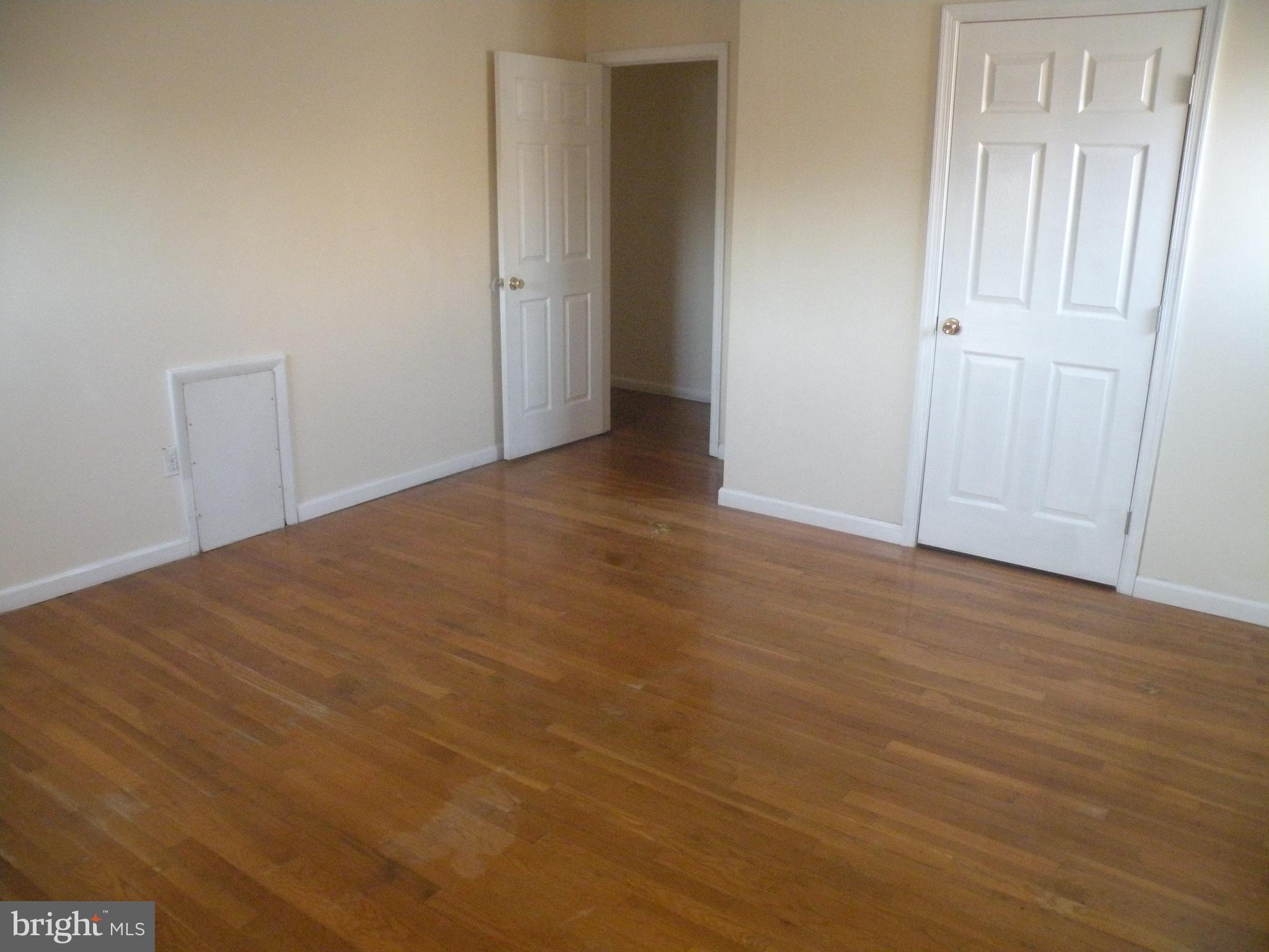 4518 Kinmount Road Lanham, MD 20706 - Photo 16 of 32 Onwer's Bedroom