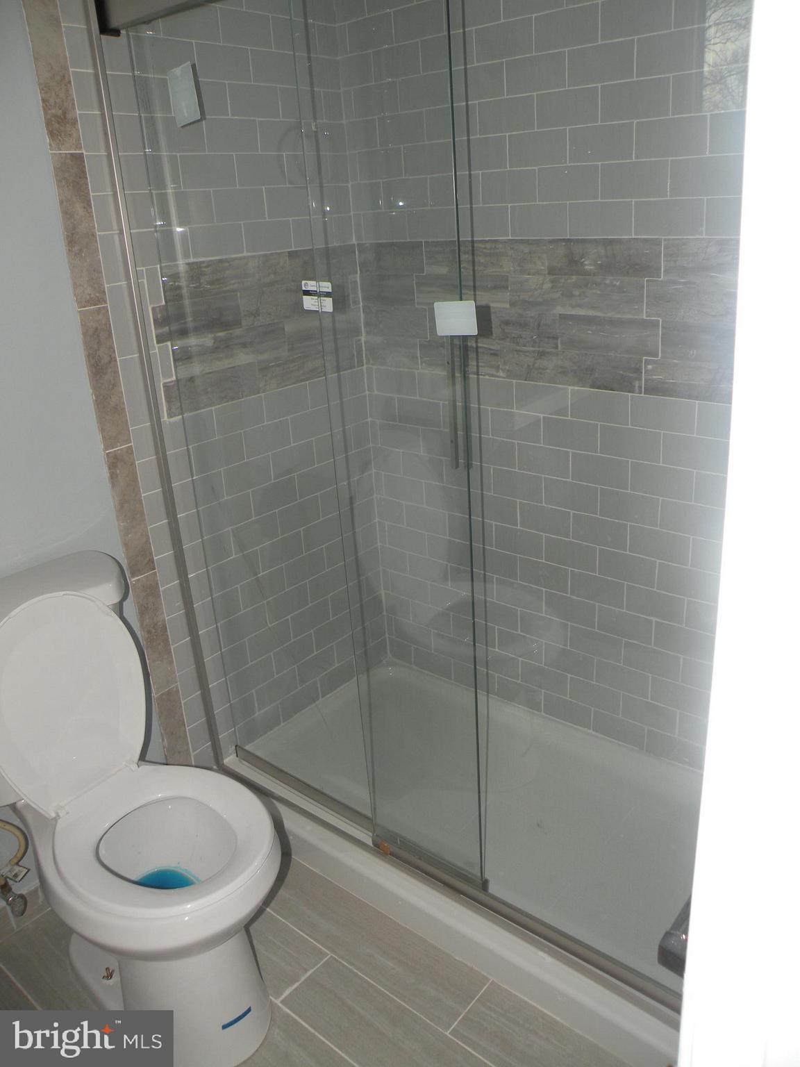 4518 Kinmount Road Lanham, MD 20706 - Photo 17 of 32 Owner's Bath