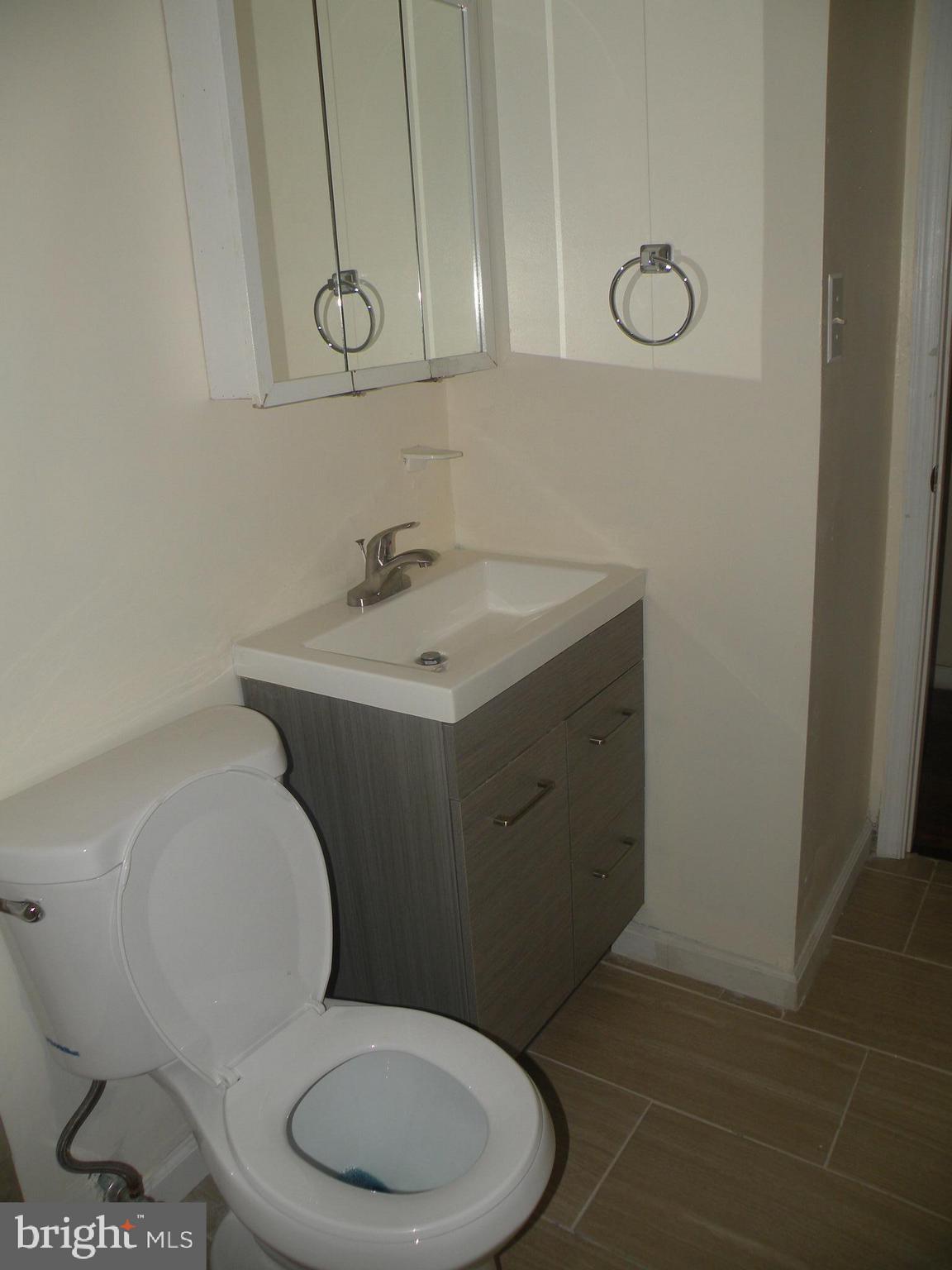 4518 Kinmount Road Lanham, MD 20706 - Photo 22 of 32 Main Level Bath
