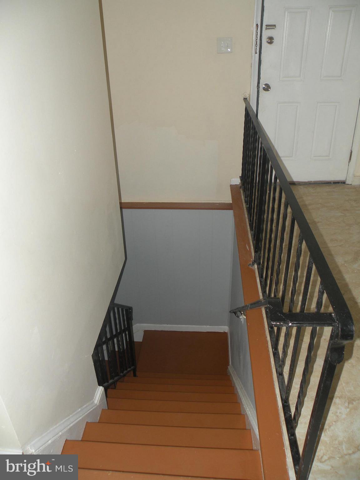 4518 Kinmount Road Lanham, MD 20706 - Photo 23 of 32 Stairs