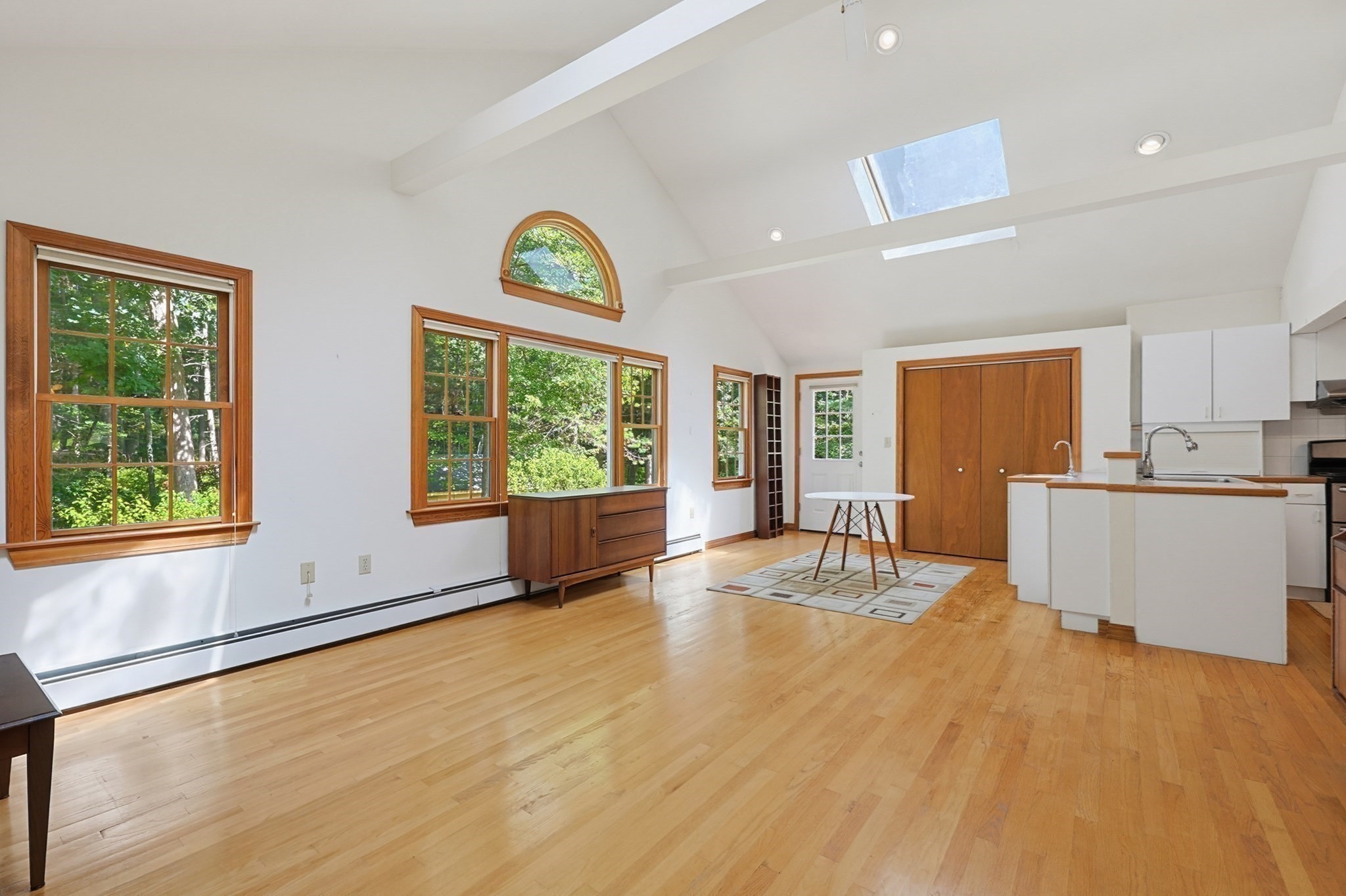 109 Davis Road Bedford, MA 01730 - Photo 9 of 42 Gallery Image 9