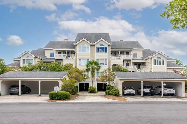 $835,000 | 1551 Ben Sawyer Boulevard, Unit 5J, Mount Pleasant, SC 29464
