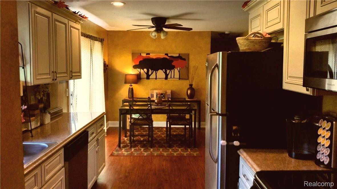 9249 Graytrax Road Grand Blanc, MI 48439 - Photo 6 of 25 6.jpeg