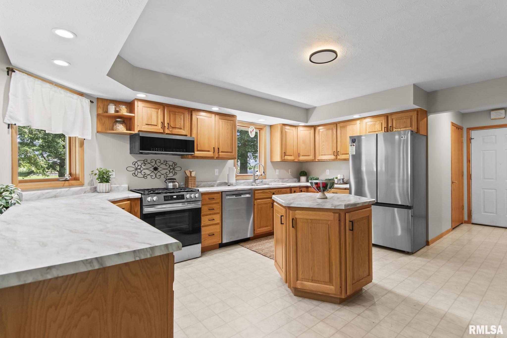 5640 Iron Bridge Road Chatham, IL 62629 - Photo 17 of 54