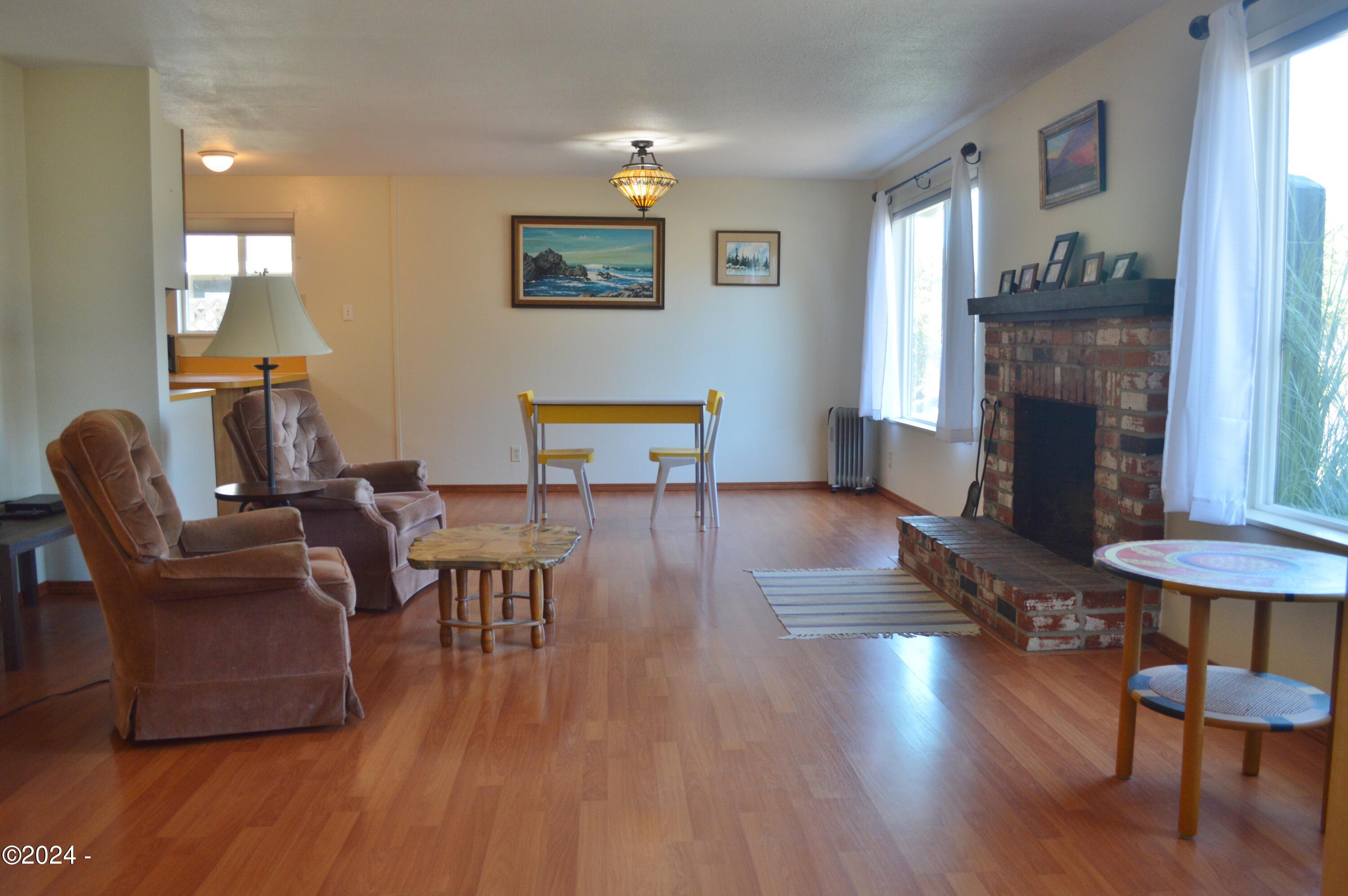 1010 Southeast Rolph Court Waldport, OR 97394 - Photo 3 of 24 1010 SE Rolph Ct Waldport 003