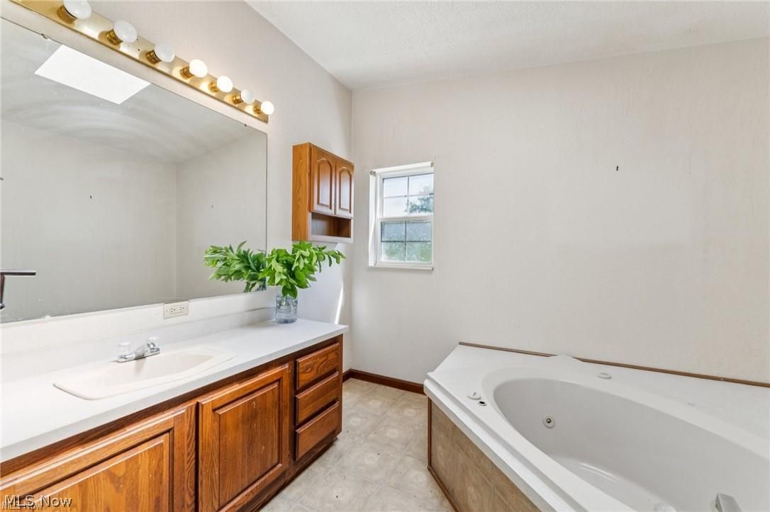 14525 Sperry Road Newbury, OH 44065 - Photo 21 of 36 Bathroom