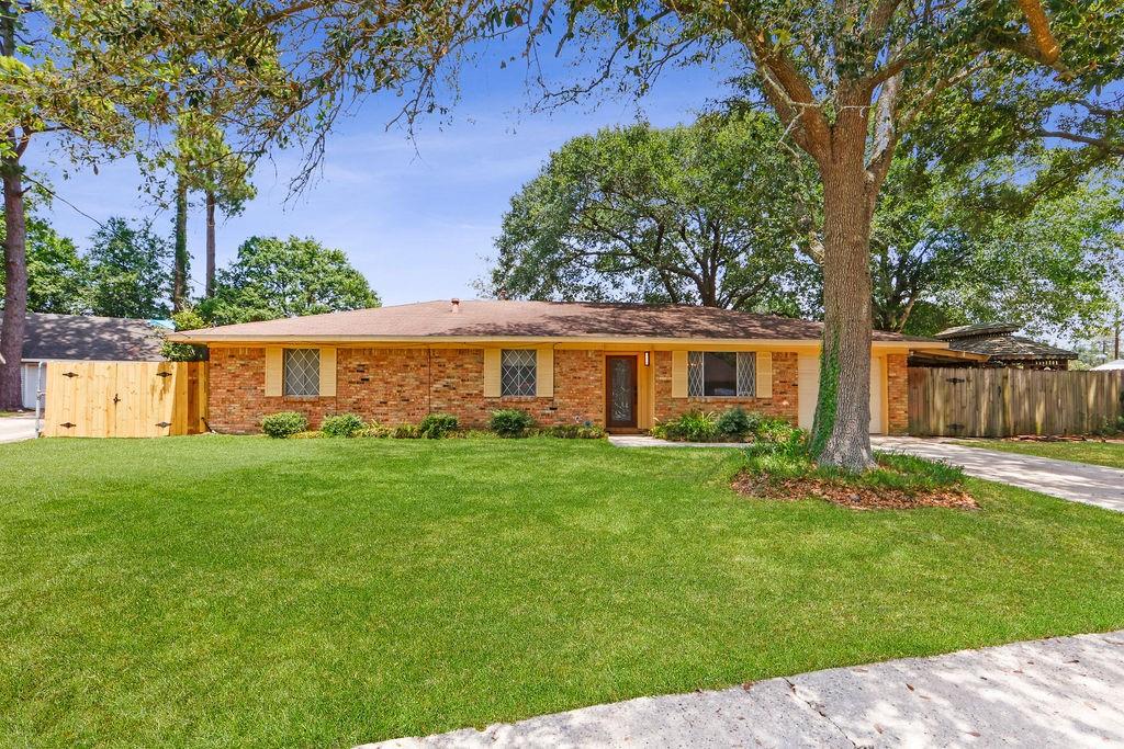 206 Brittany Lane Slidell, LA 70458 - Photo 1 of 26