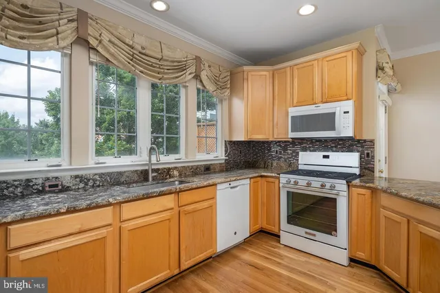 $4,100 | 6143 Cilantro Drive, Alexandria, VA 22310
