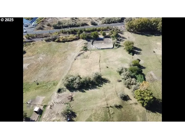 a black and white photo of a house