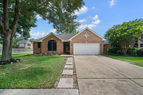 $299,999 | 4838 Aspen Drive, Pasadena, TX 77505