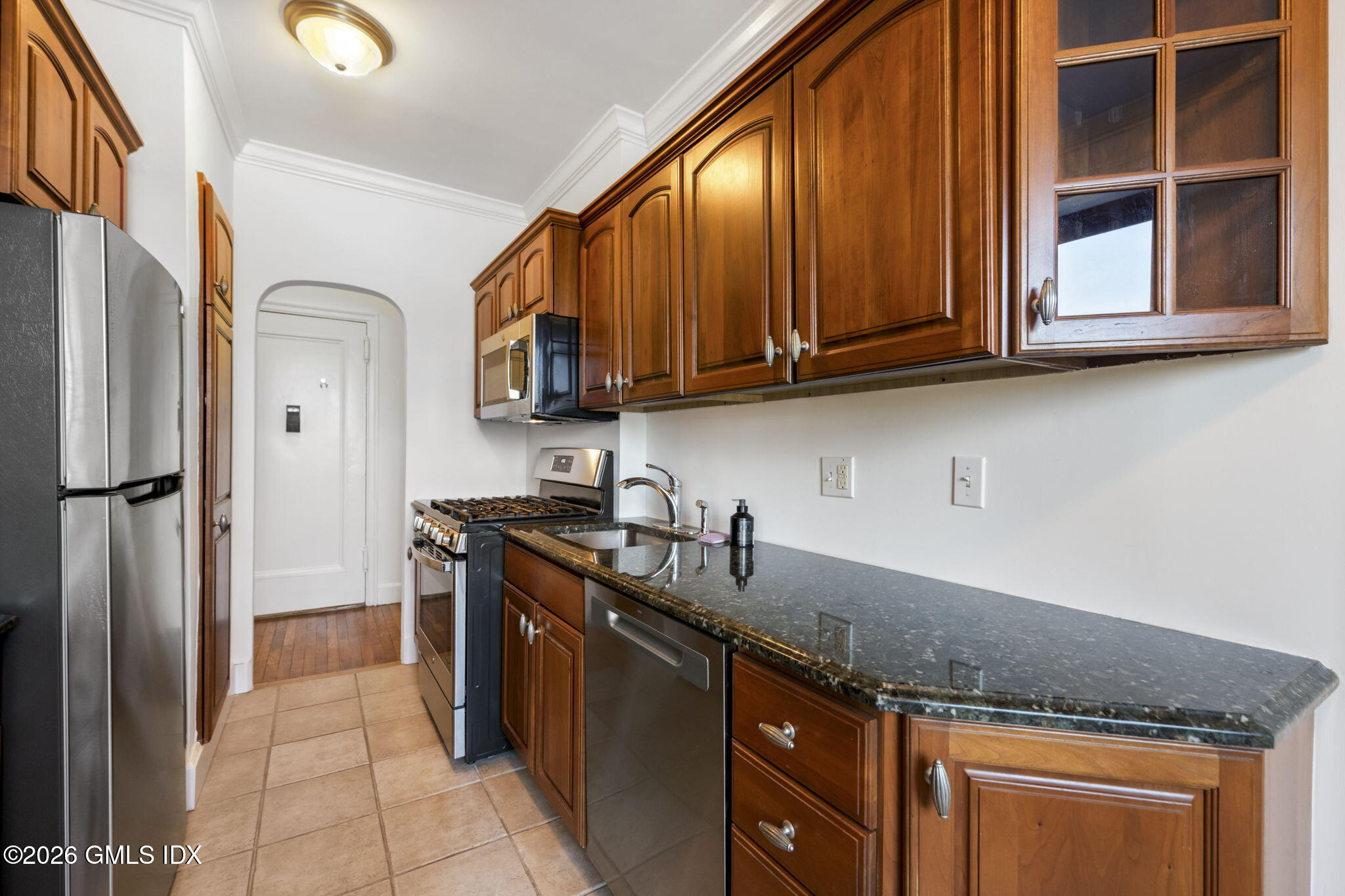 47 Lafayette Place, Unit 2D Greenwich, CT 06830 - Photo 14 of 33 Kitchen