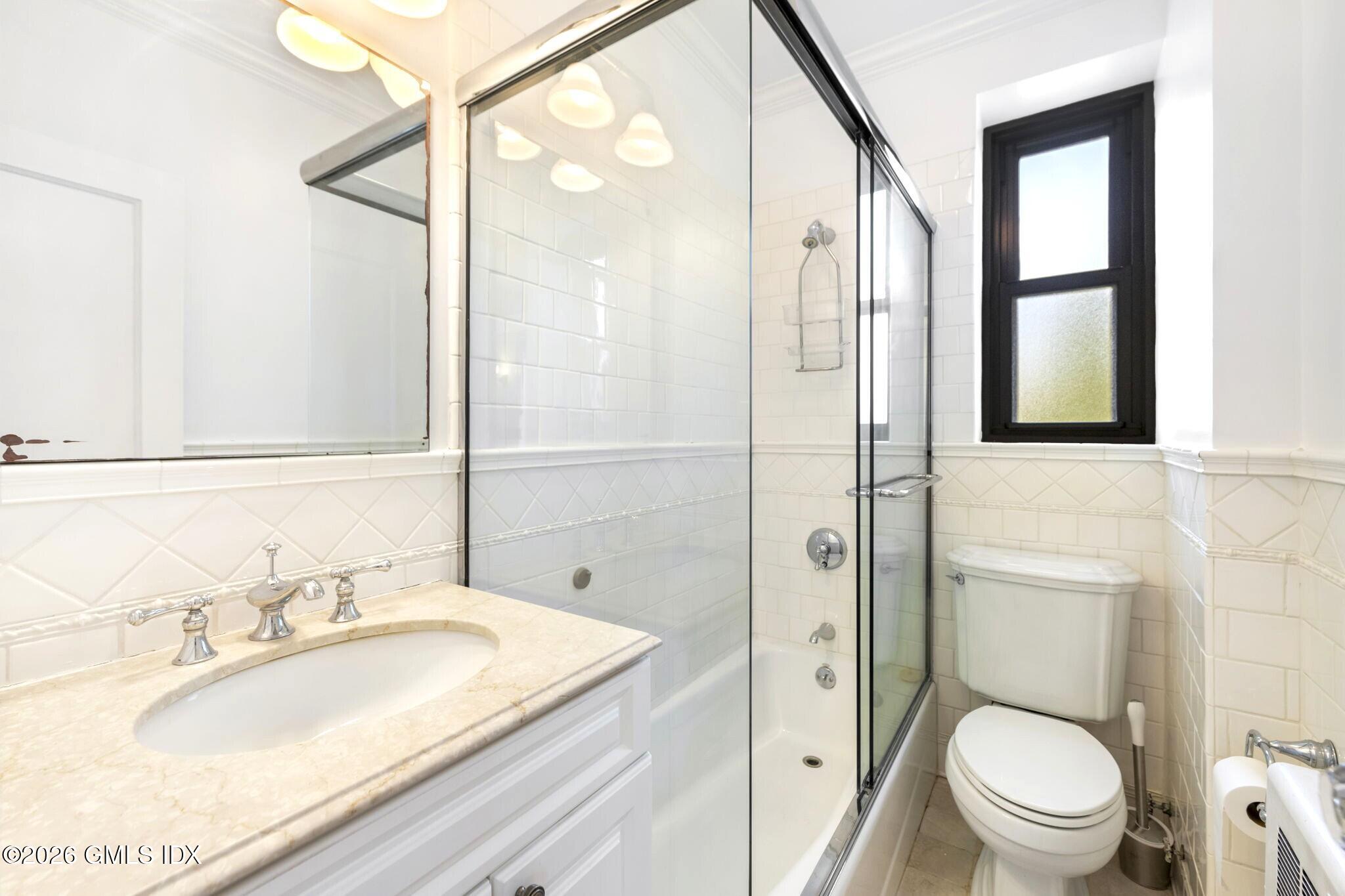 47 Lafayette Place, Unit 2D Greenwich, CT 06830 - Photo 20 of 33 Bathroom